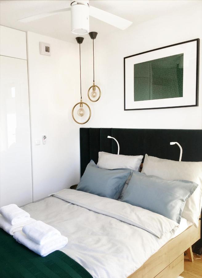 Green Apartment Gdańsk z GARAŻEM Buitenkant foto